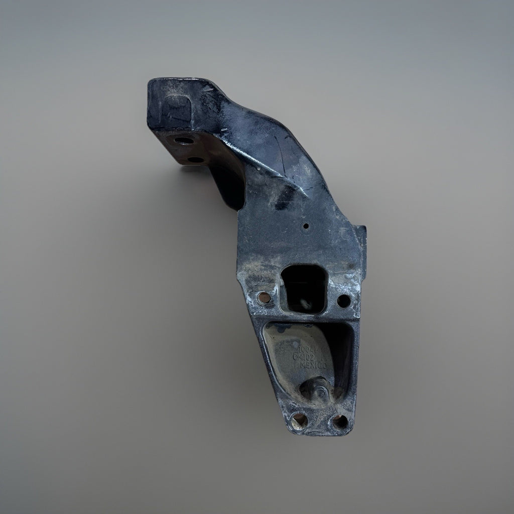 2021 Kenworth t680 PACCAR Left  CAB MOUNT BRACKET A85-6136