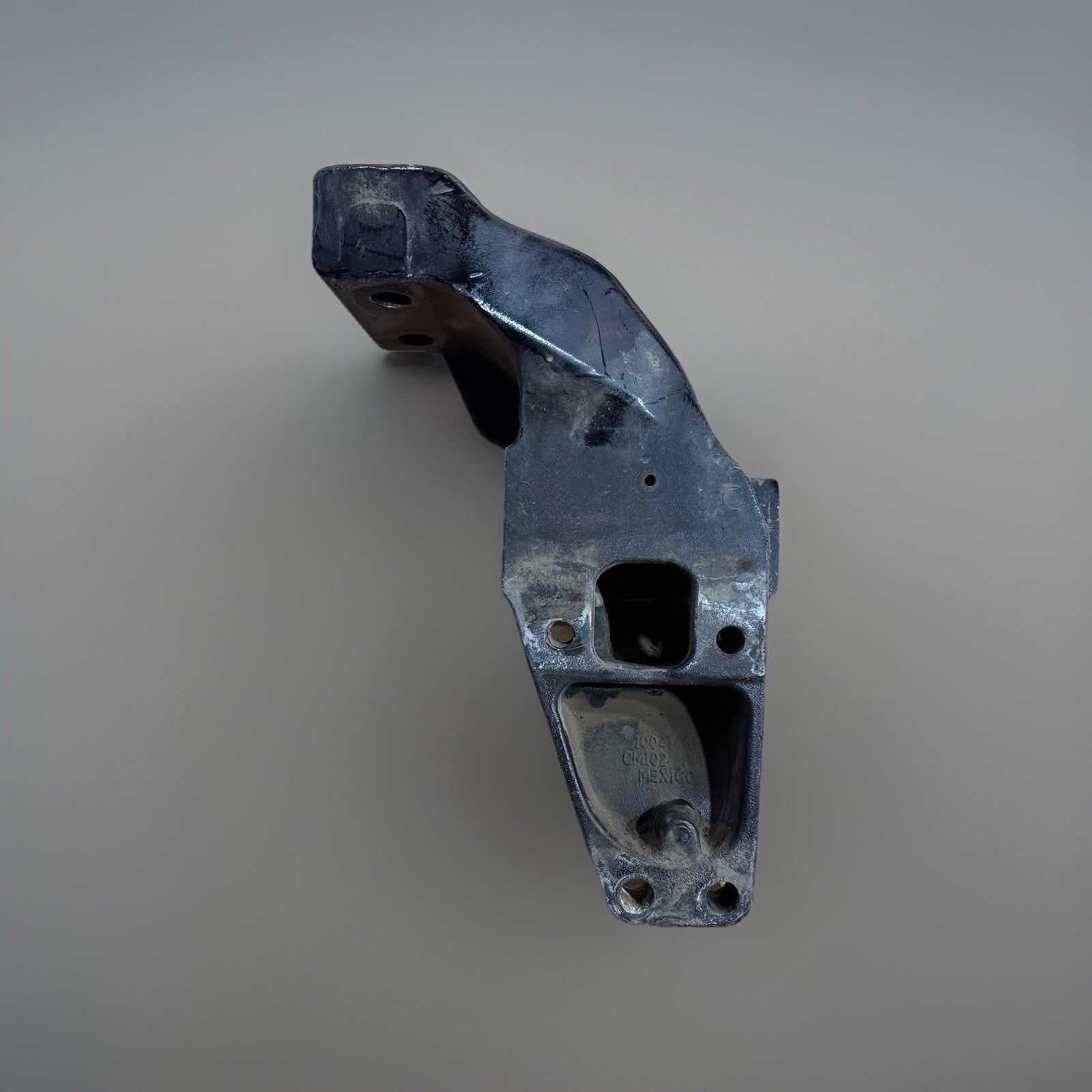 2021 Kenworth t680 PACCAR Left  CAB MOUNT BRACKET A85-6136