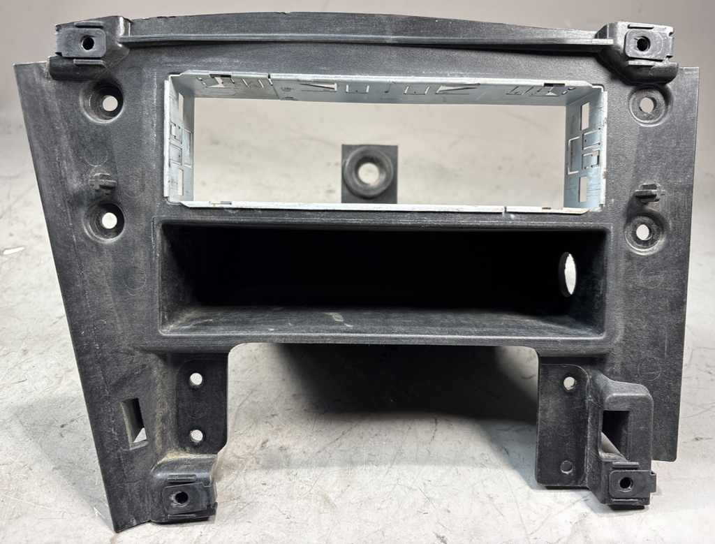 Freightliner Cascadia Radio Consola Panel A22-61159-000 ASSY 22-61933-000