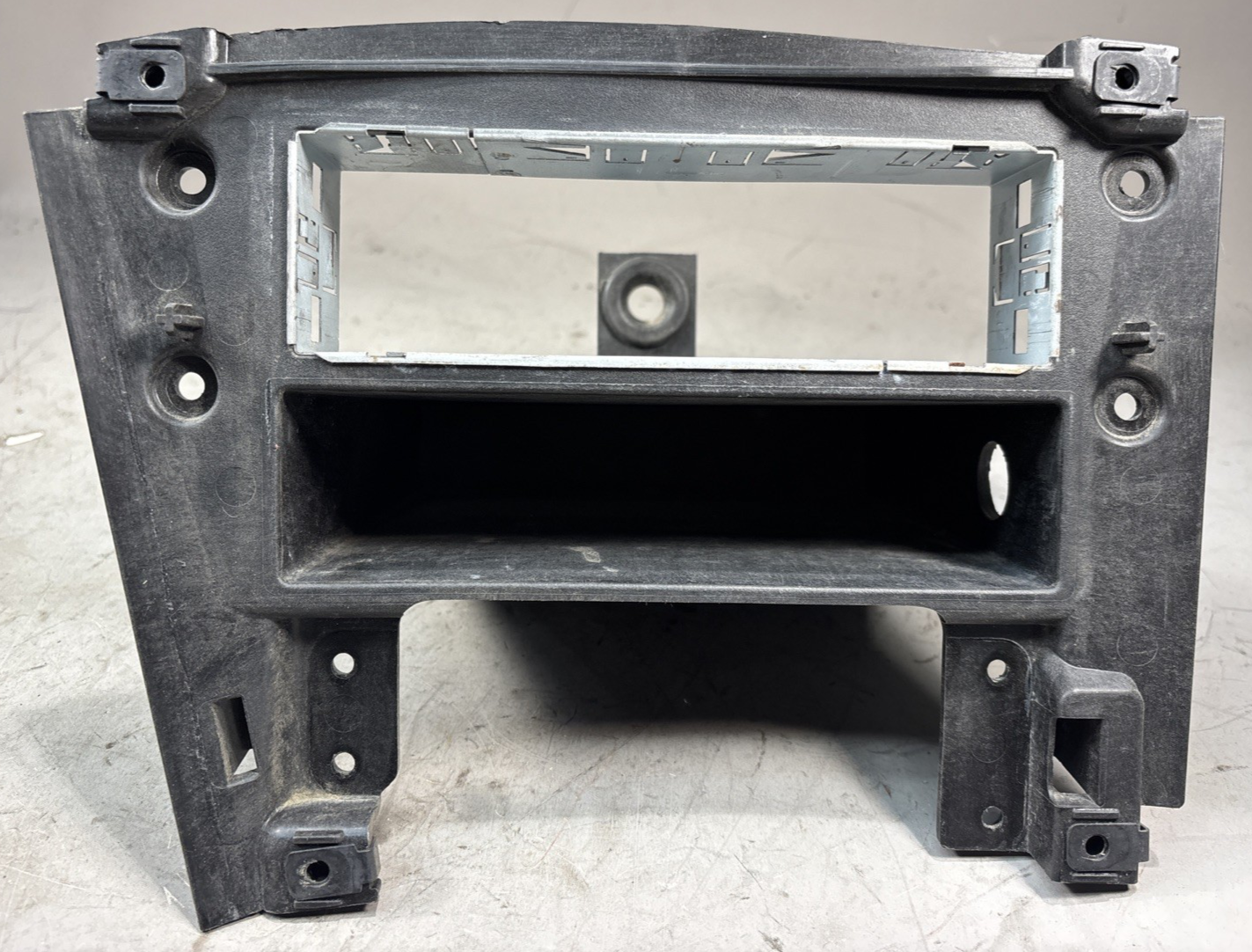 Freightliner Cascadia Radio Consola Panel A22-61159-000 ASSY 22-61933-000