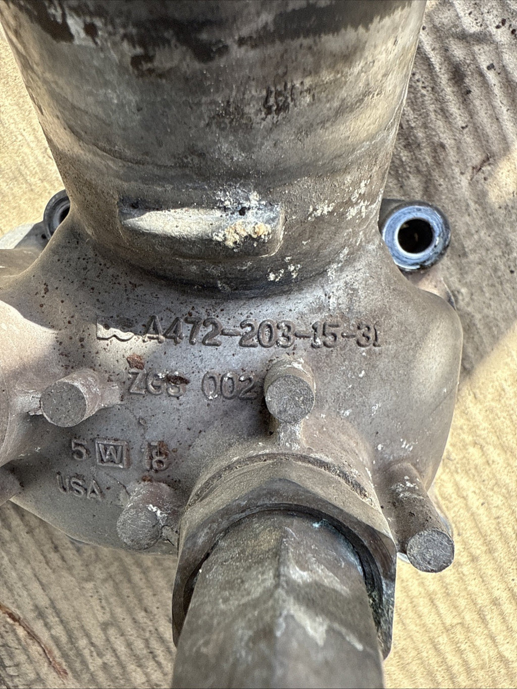 DETROIT DIESEL DD15 ENGINE THERMOSTAT OUTLET WATER ELBOW A4722031531 OEM