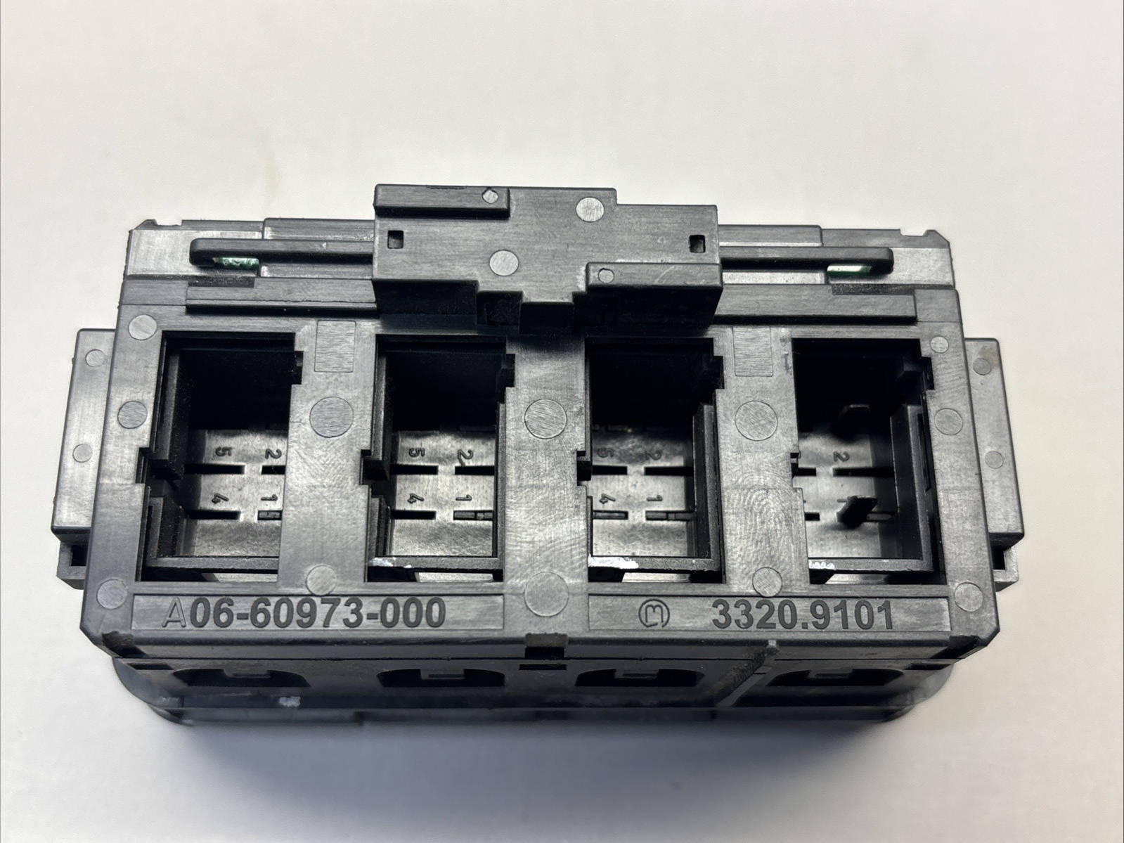 Freightliner A06-60973-000 Switch Module