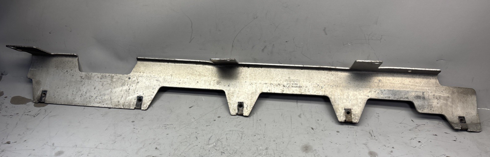 PACCAR  AIR SKIRT BRACKET   T11-6198