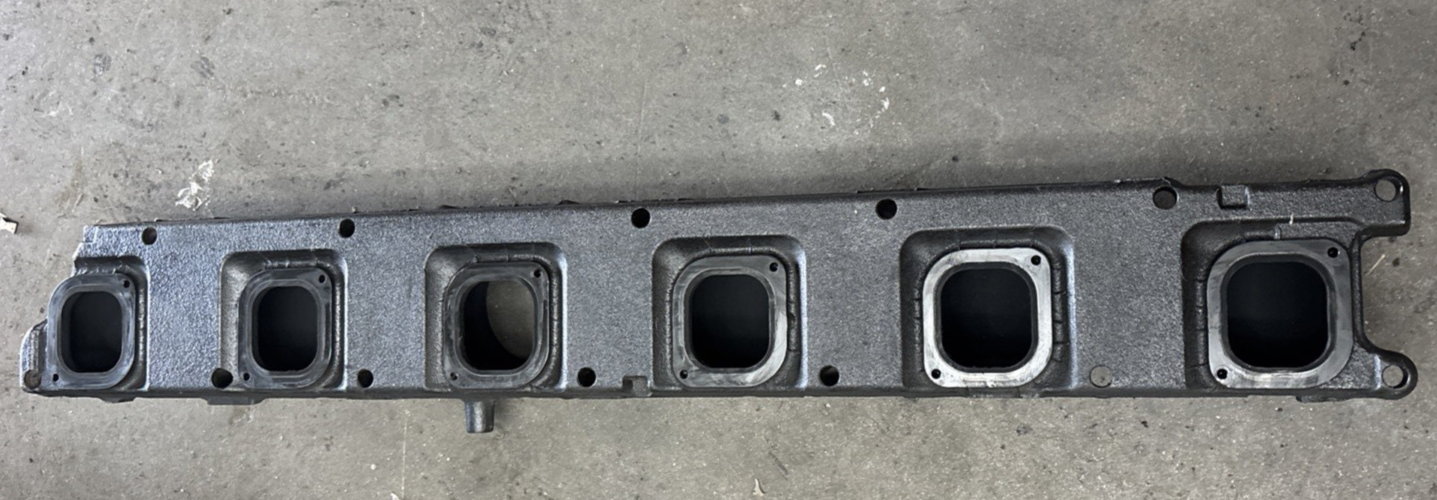 FREIGHTLINER CASCADIA DETROIT DD15 INTAKE MANIFOLD A 472 098 OEM