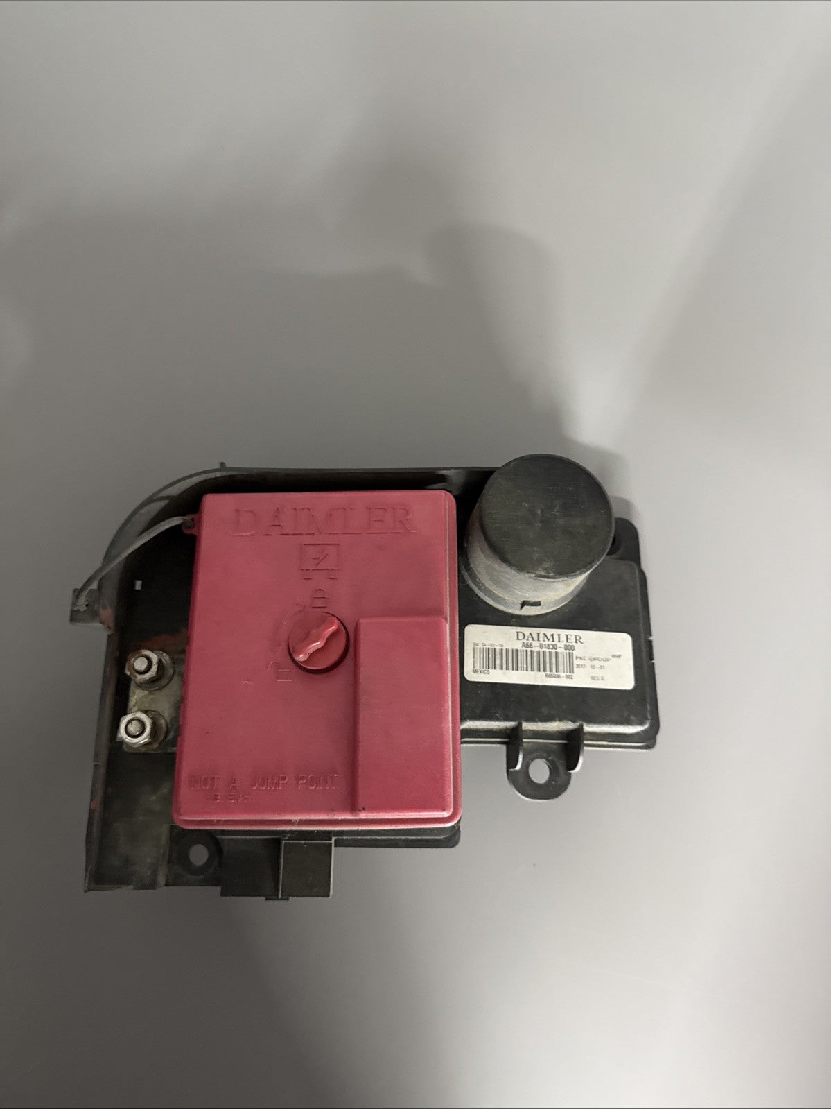 A66-01830-000 FREIGHTLINER CASCADIA 126 FUSE BOX 3795966