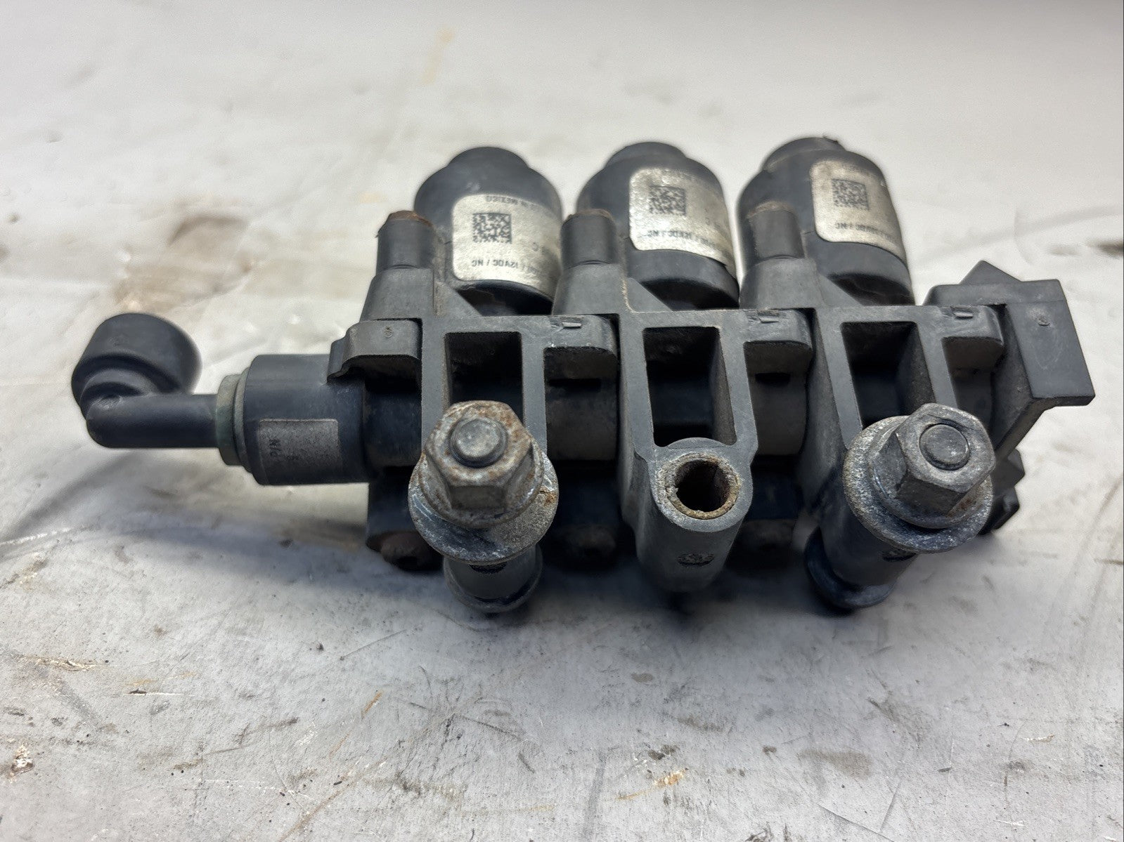 BENDIX AIR MANIFOLD SOLENOID  K052287 OEM