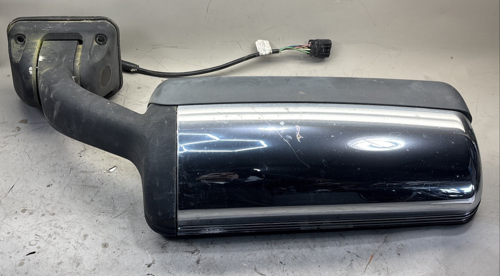 Freightliner Cascadia Driver Side Side View Mirrors A22-60713-005 Used