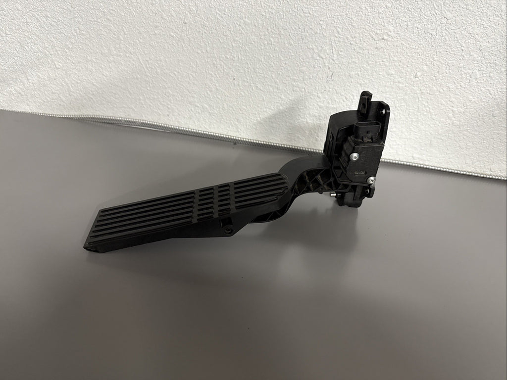 2018-2024 FREIGHTLINER CASCADIA GAS THROTTLE ACCELERATOR PEDAL A01-33821-001 OEM