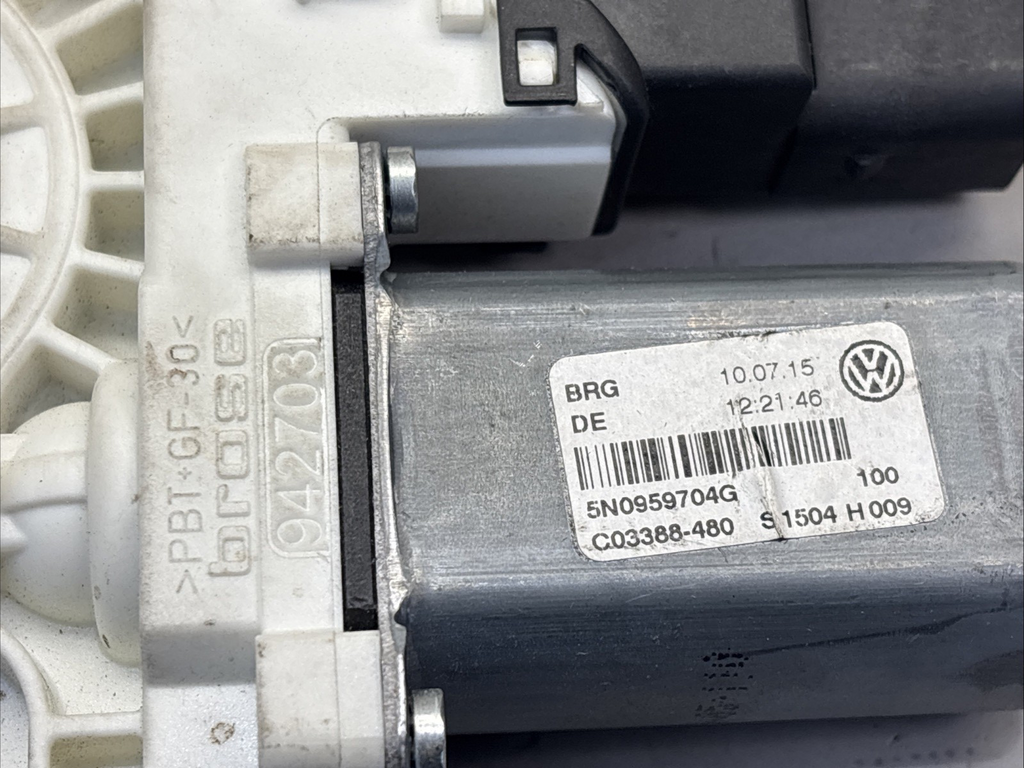 2009-17 VOLKSWAGEN TIGUAN Right (Passenger) Rear Door Window Motor 5N0959704G