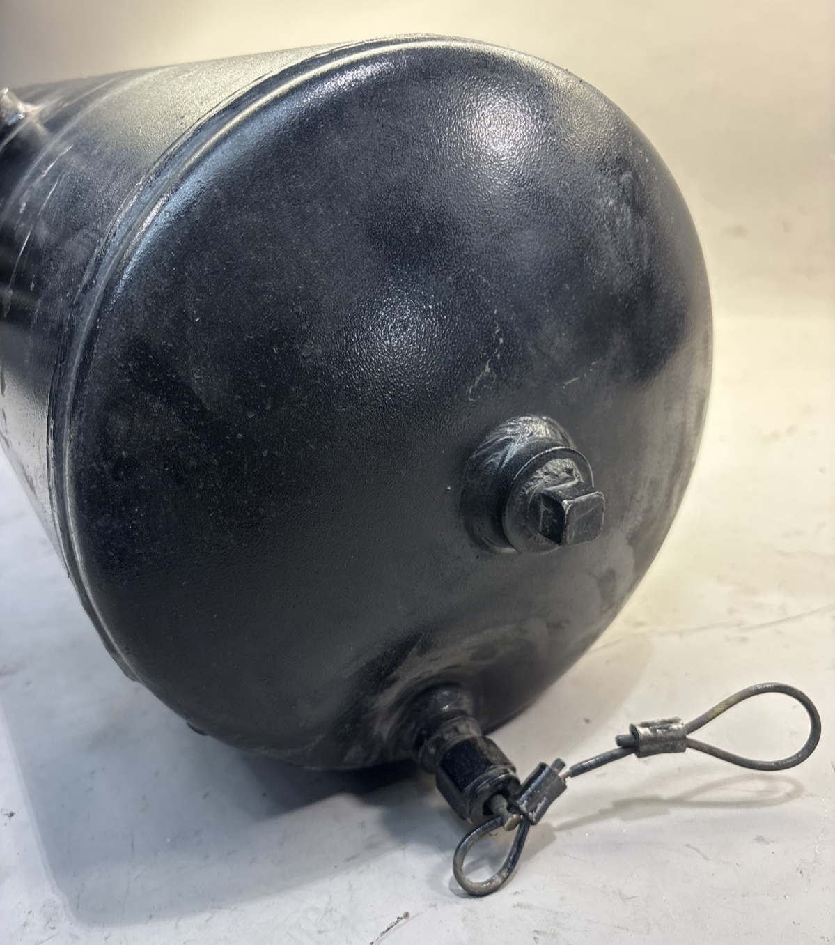 PACCAR 08-02360 Air Brake Air Tank   Aluminum, 9.5 In. X 33 In.