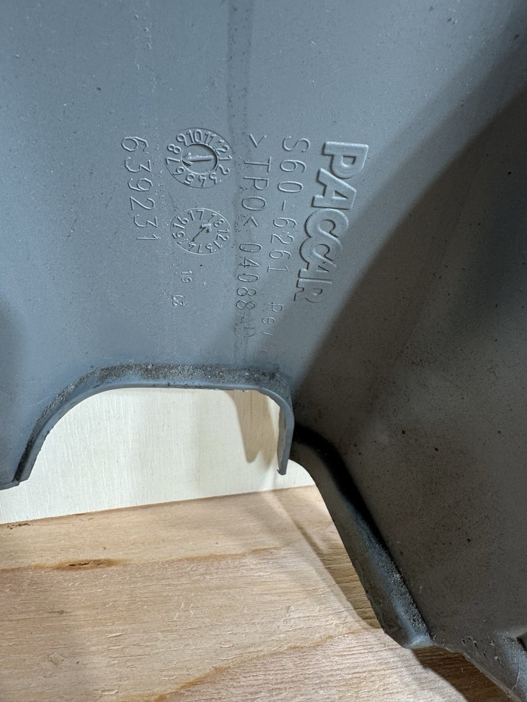 2015 KENWORTH NPG INTERIOR TRIM-KICK PANEL LH PACCAR S60-6261-671 GRAY