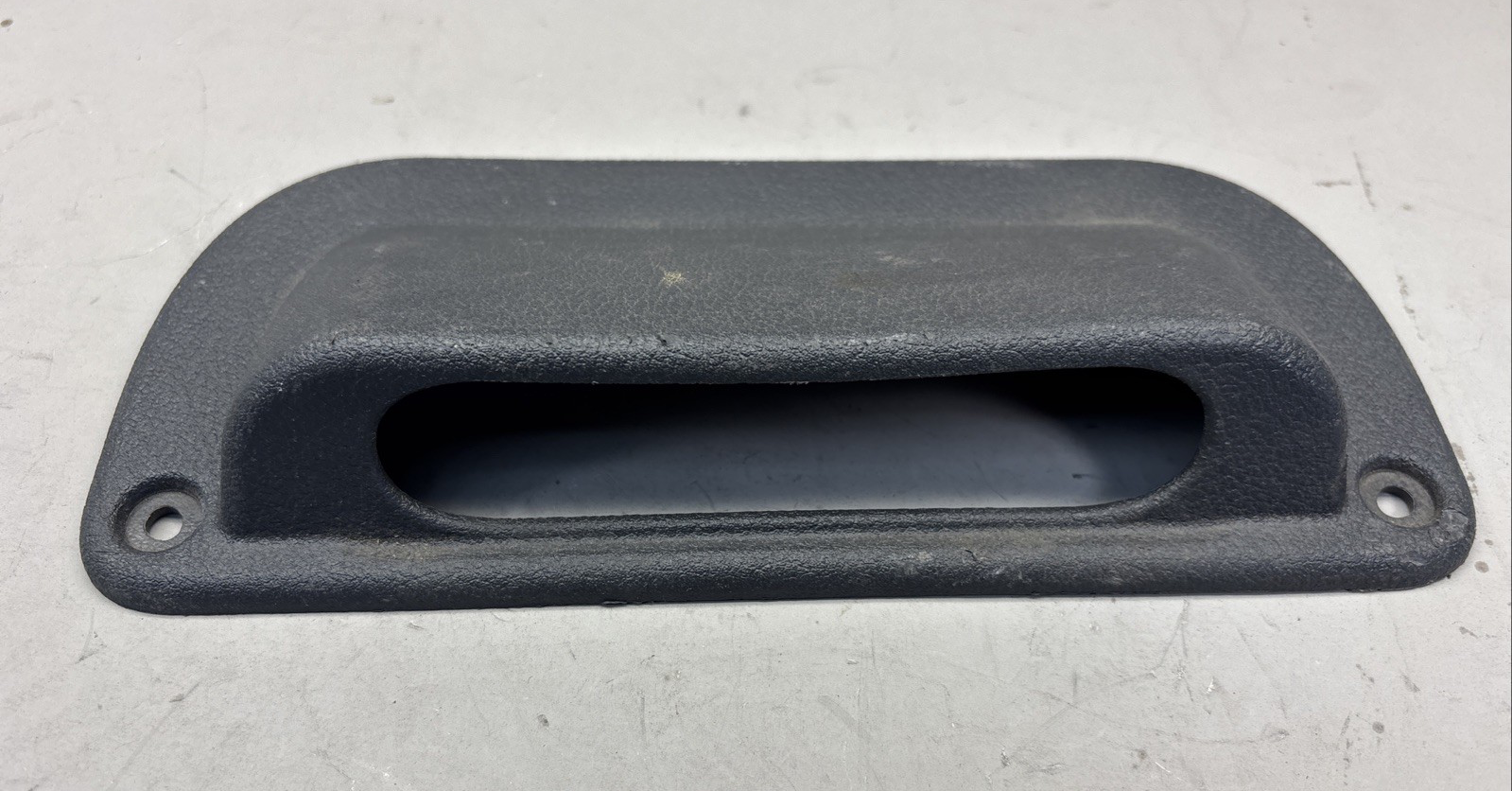 2018-2024 FREIGHTLINER CASCADIA FRONT LEFT B PILLAR BAG HANDLE 18-60163-000 OEM
