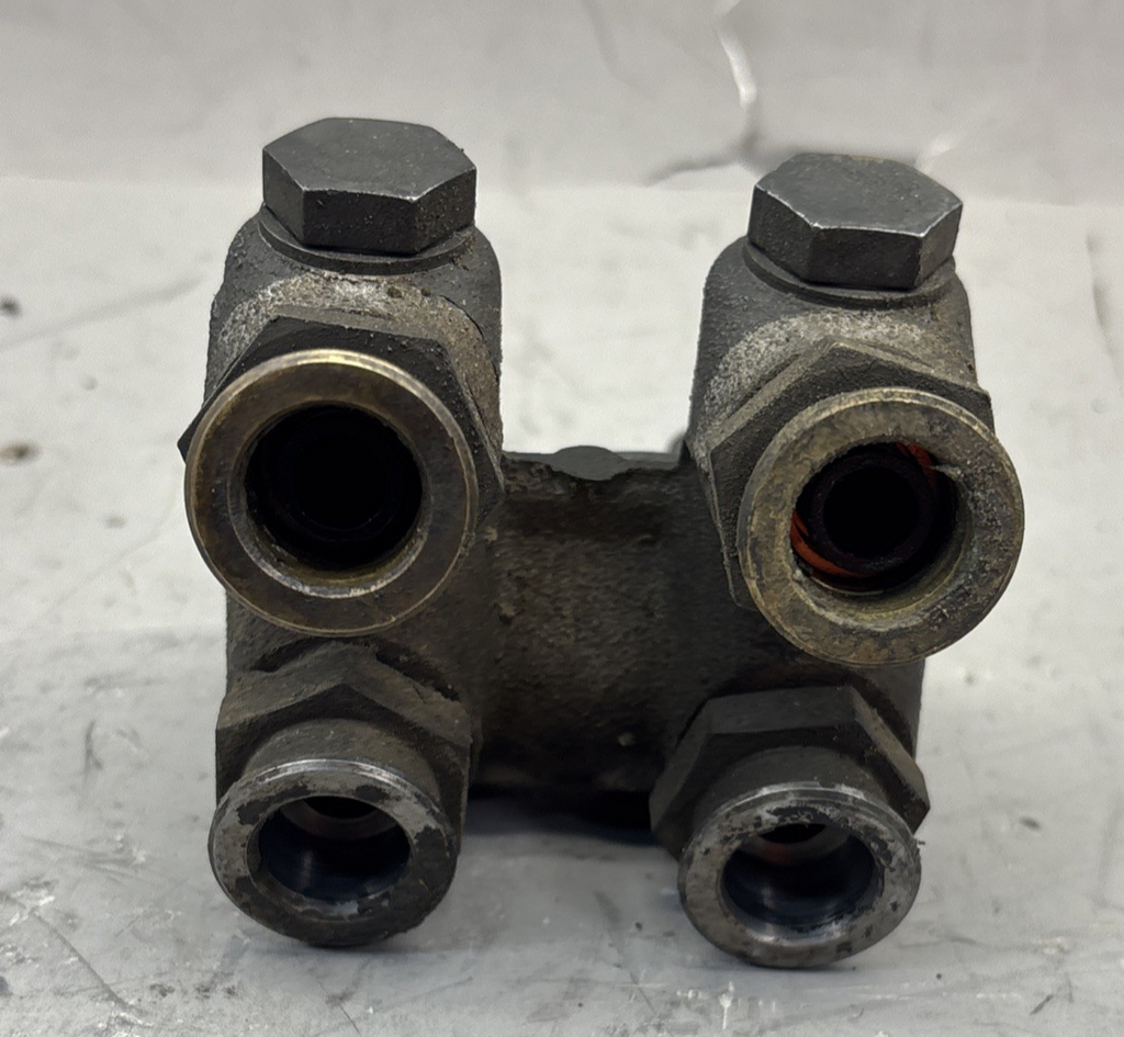 Paccar MX-13 Diesel Engine Fuel System Bracket Manifold 1885707 OEM