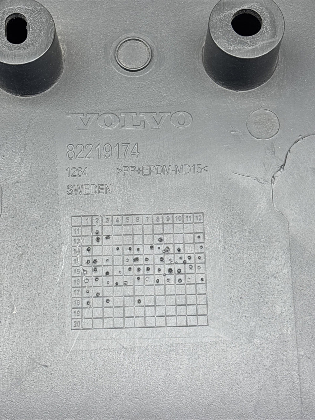 2019-2023  VOLVO VNL 760 D13 FRONT DASH STEERING COVER PLASTIC 82219174 OEM