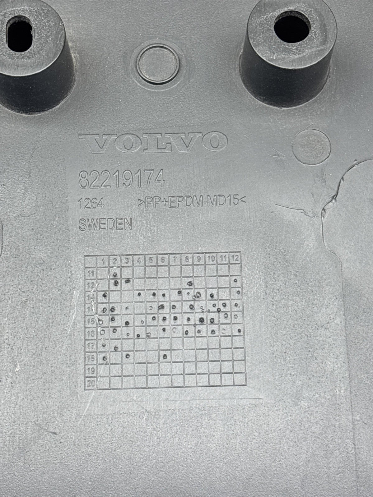 2019-2023  VOLVO VNL 760 D13 FRONT DASH STEERING COVER PLASTIC 82219174 OEM