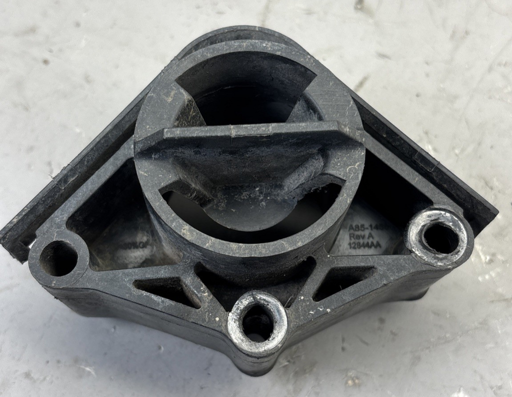 KENWORTH FAIRING SUPPORT UPPER A85-1455