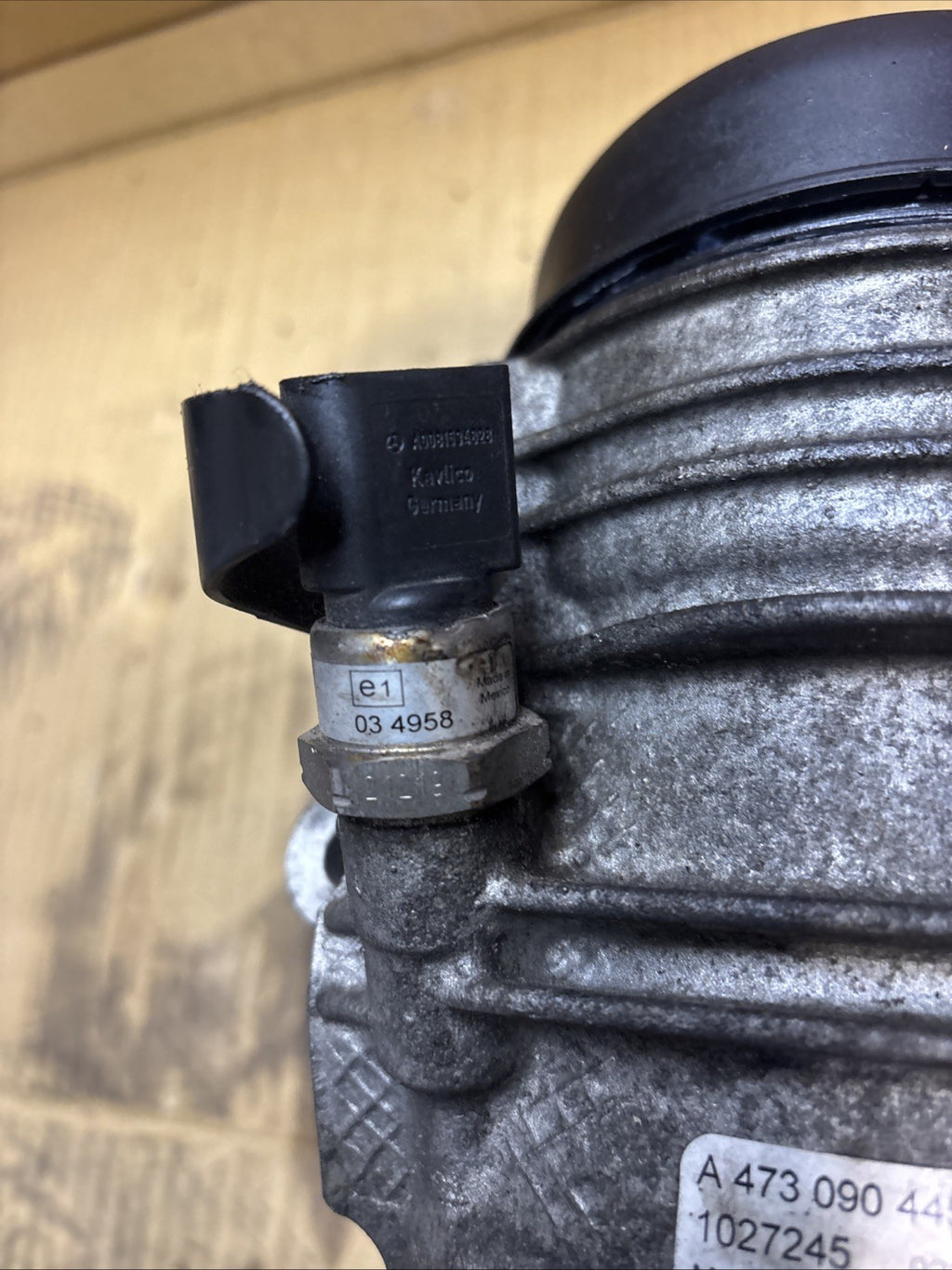 DETROIT DIESEL FUEL FILTER HOUSING A473 090 4452/006