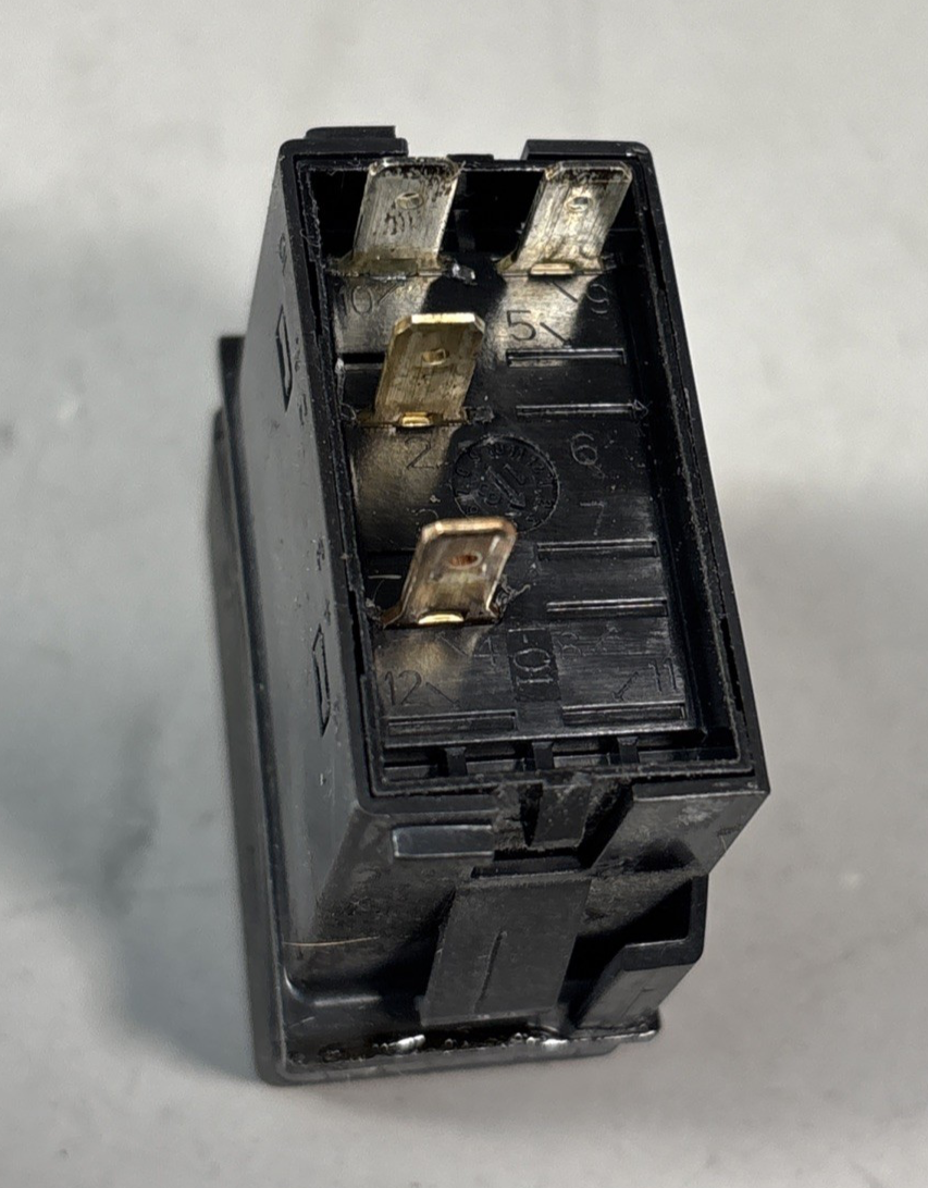 2018-2024 VOLVO VNL 760 FRONT DASH TCS CONTROL SWITCH BUTTON 22392403 OEM