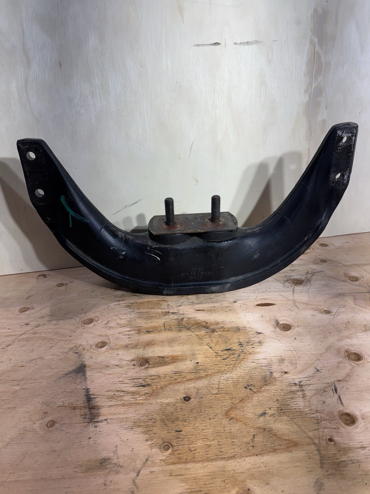 A24-1079-3 PACCAr  Front Engine Mount  (10862495 Removed from 2021 KW