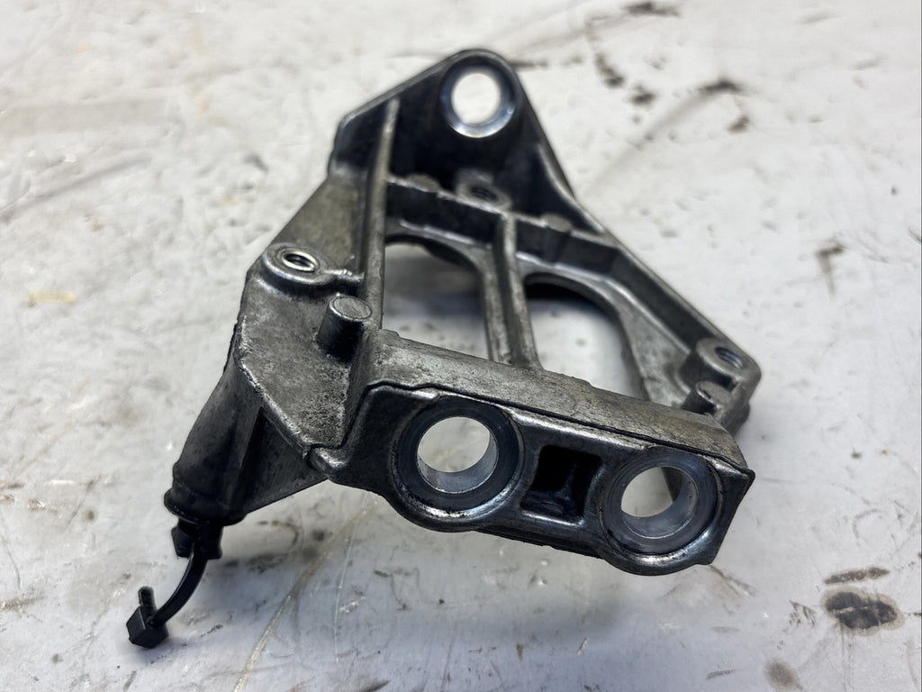 DETROIT DIESEL DD15 MOUNTING SUPPORT BRACKET A472 150 04 73 Made In USA