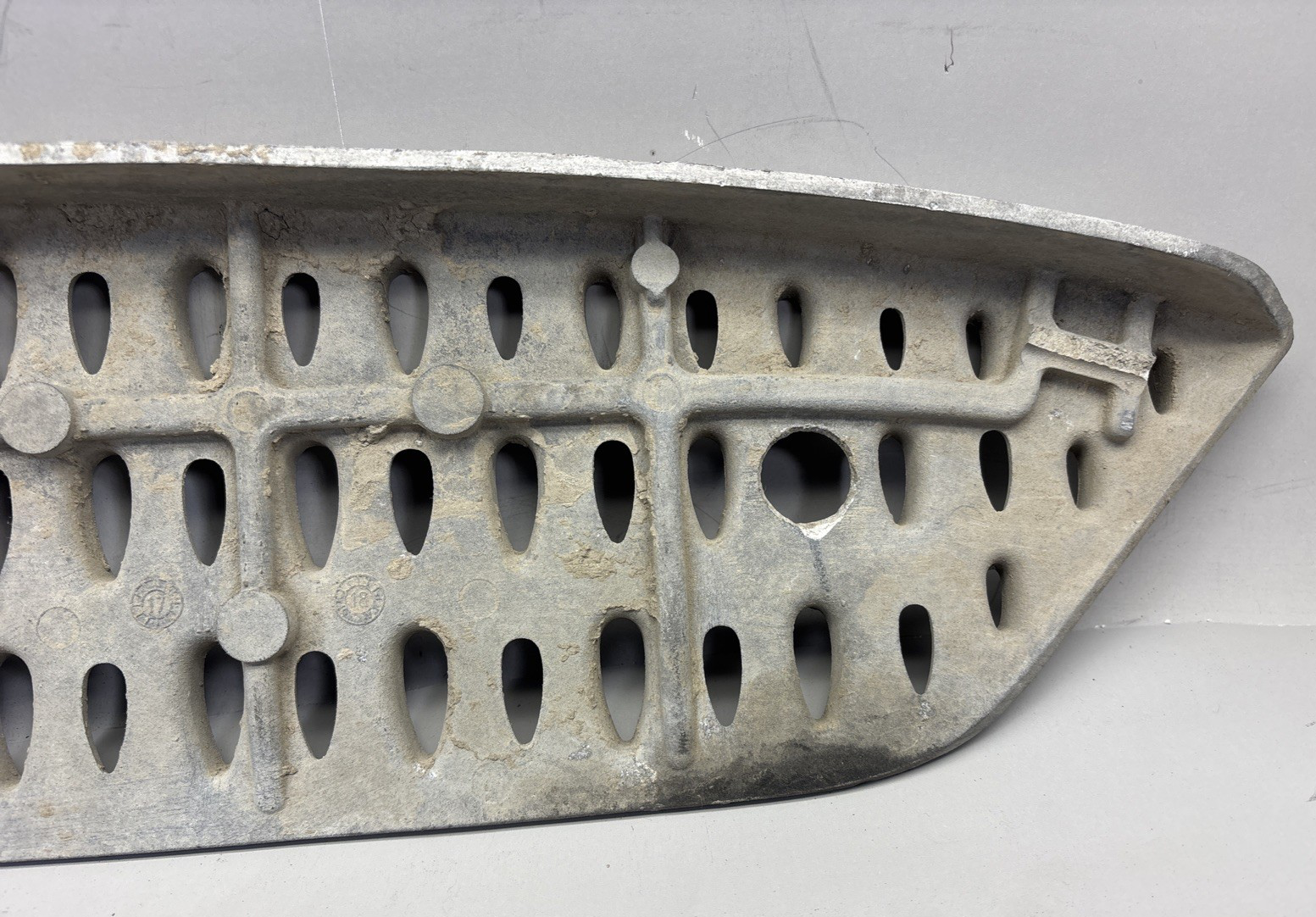 Genuine Paccar A82-6000 Cab Access Fairing Step Assembly DAMAGE