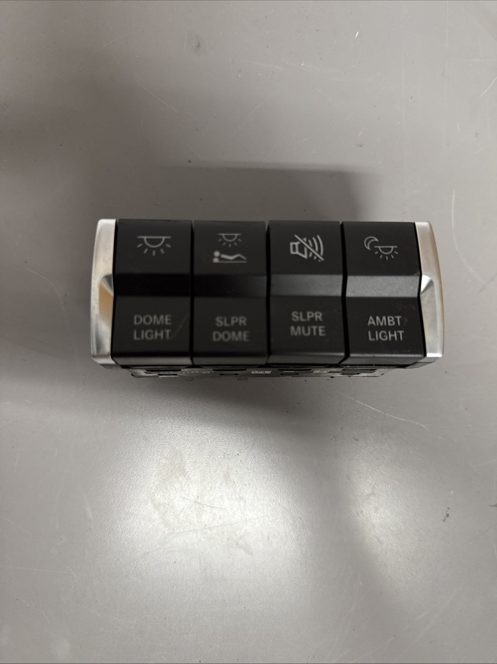 Freightliner Bunk Rocker Switch Panel A06-90732-001   7438