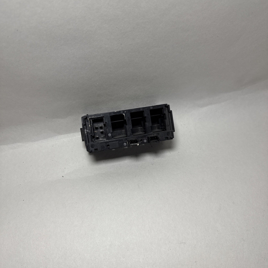 Freightliner Cascadia A06-90732-000 Rocker Switch Panel