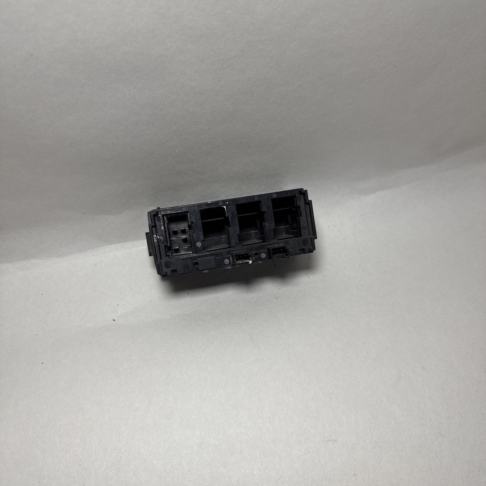 Freightliner Cascadia A06-90732-000 Rocker Switch Panel