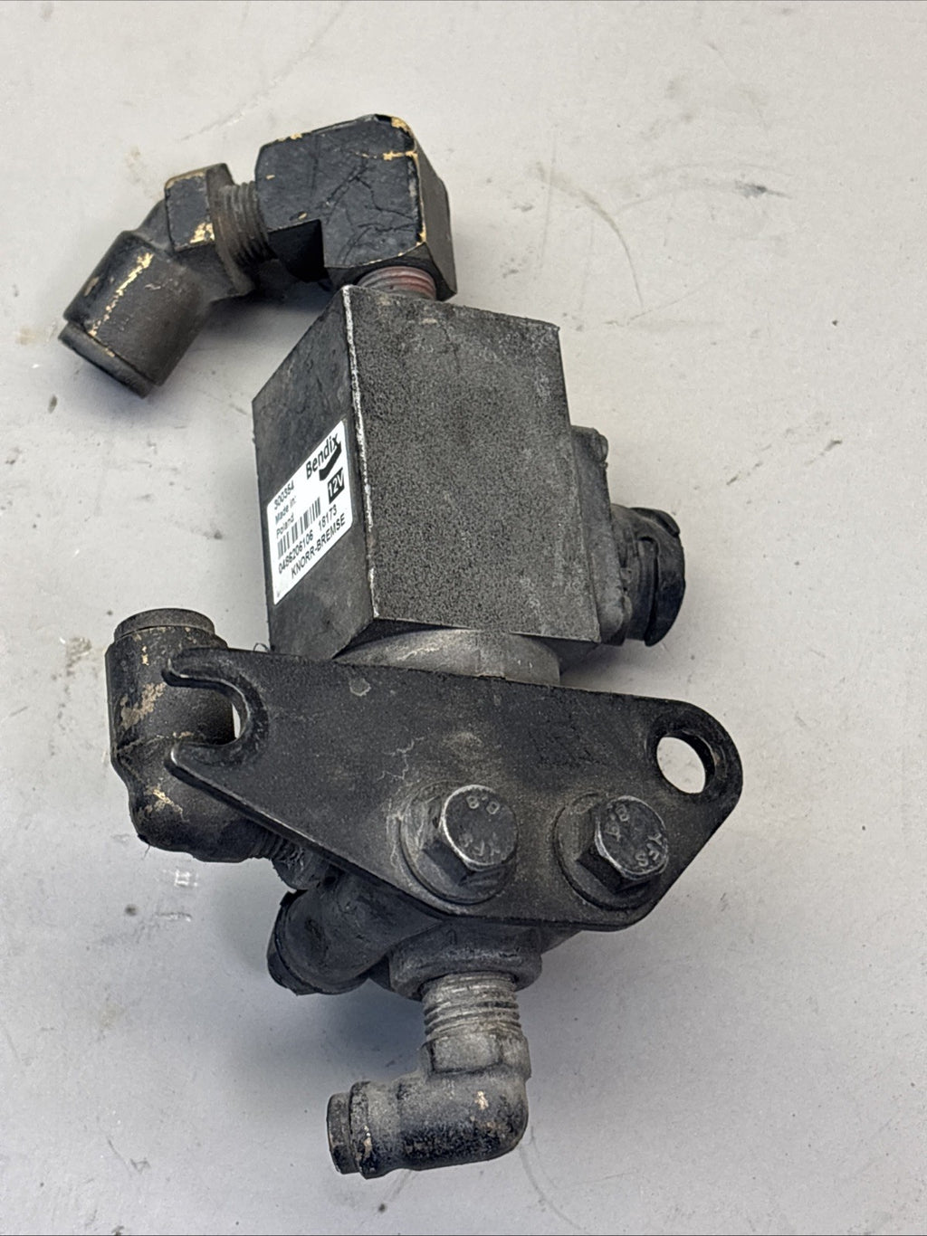 Bendix 300354 Solenoid Valve