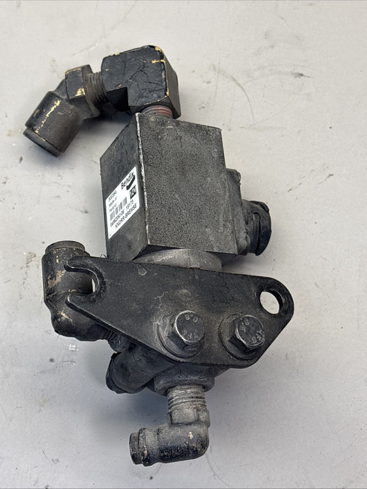 Bendix 300354 Solenoid Valve