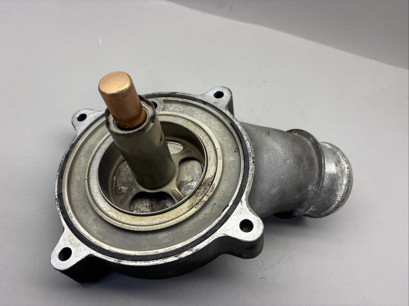 FREIGHTLINER A 472-200-13-15 ZGS 001 TURBOCHARGER AIR OUTLET