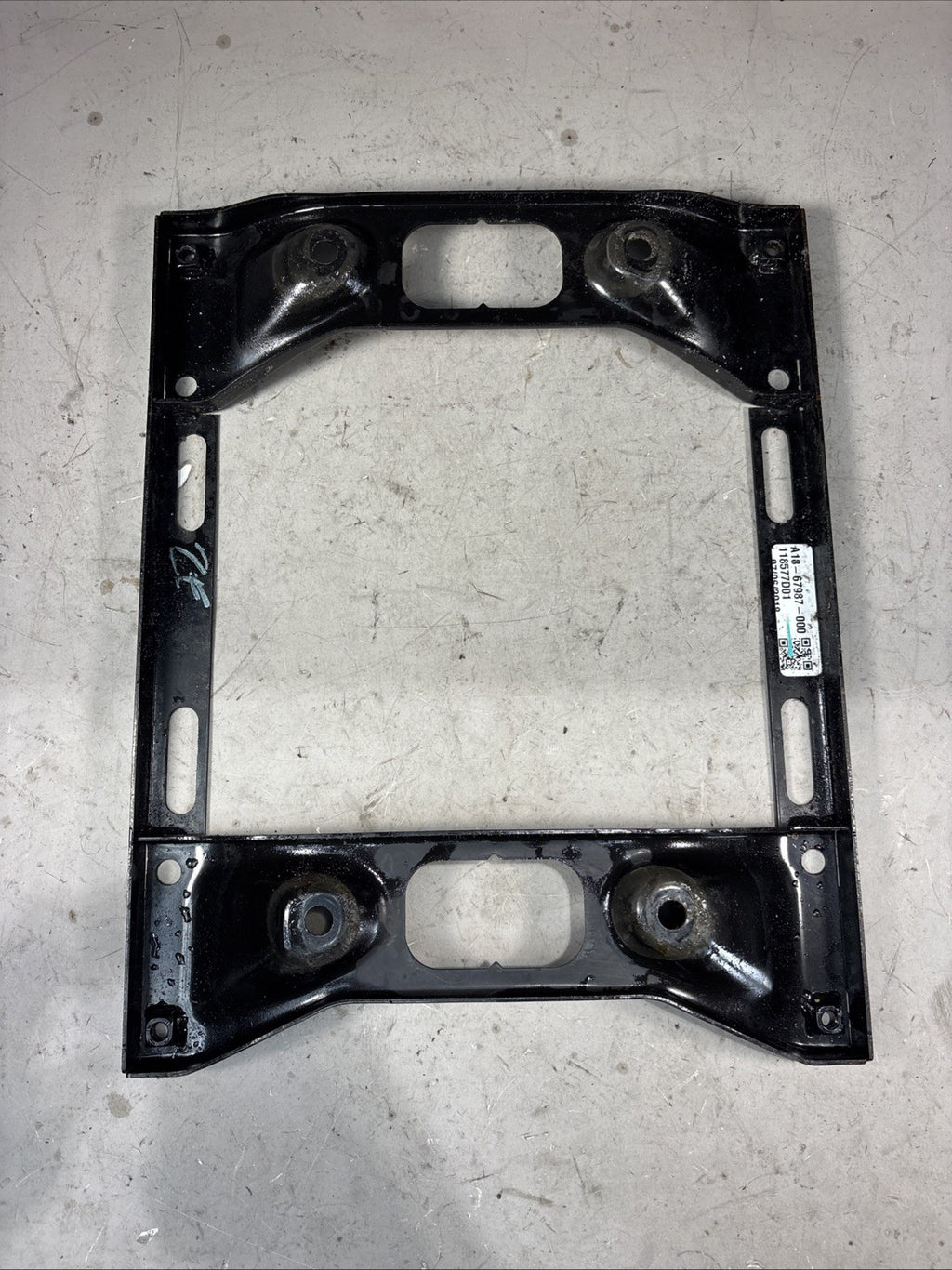 Freightliner Cascadia Lower ISRI Seat Riser - P/N A18-67987-000