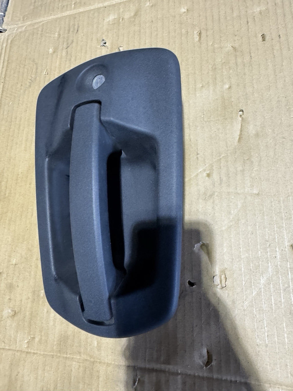 Freightliner OEM A18-67004-005/007 Exterior Door Handle  Right  10.78 In. X 6.67