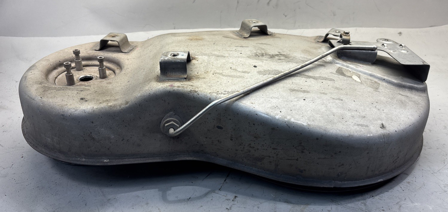 Mack  Volvo 22438983 SCR / DPF Cover