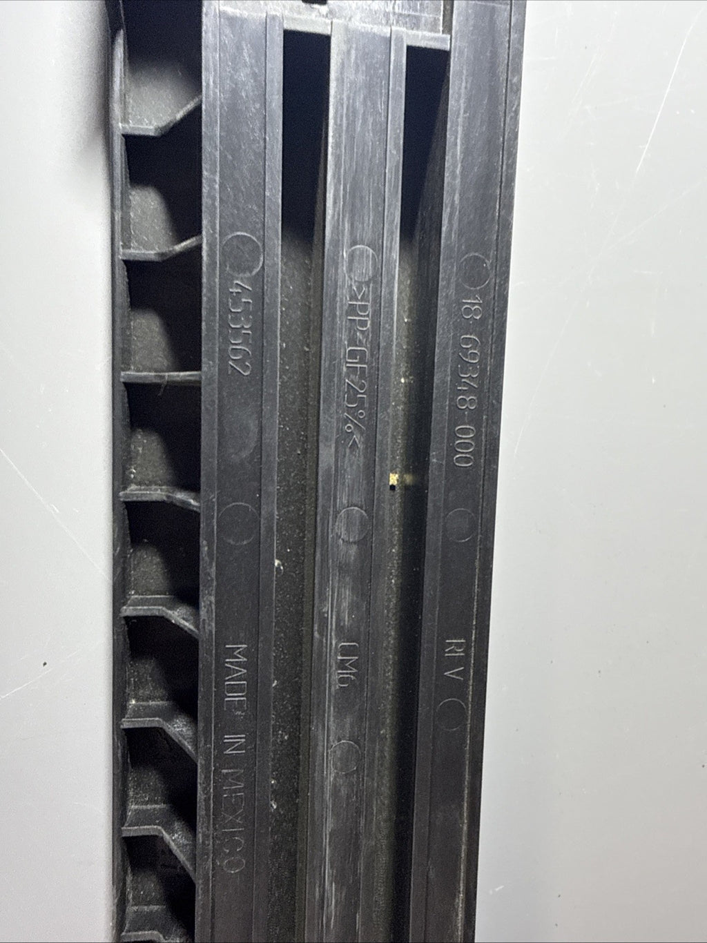 18-69348-000 Freightliner OEM Support Brace Bracket