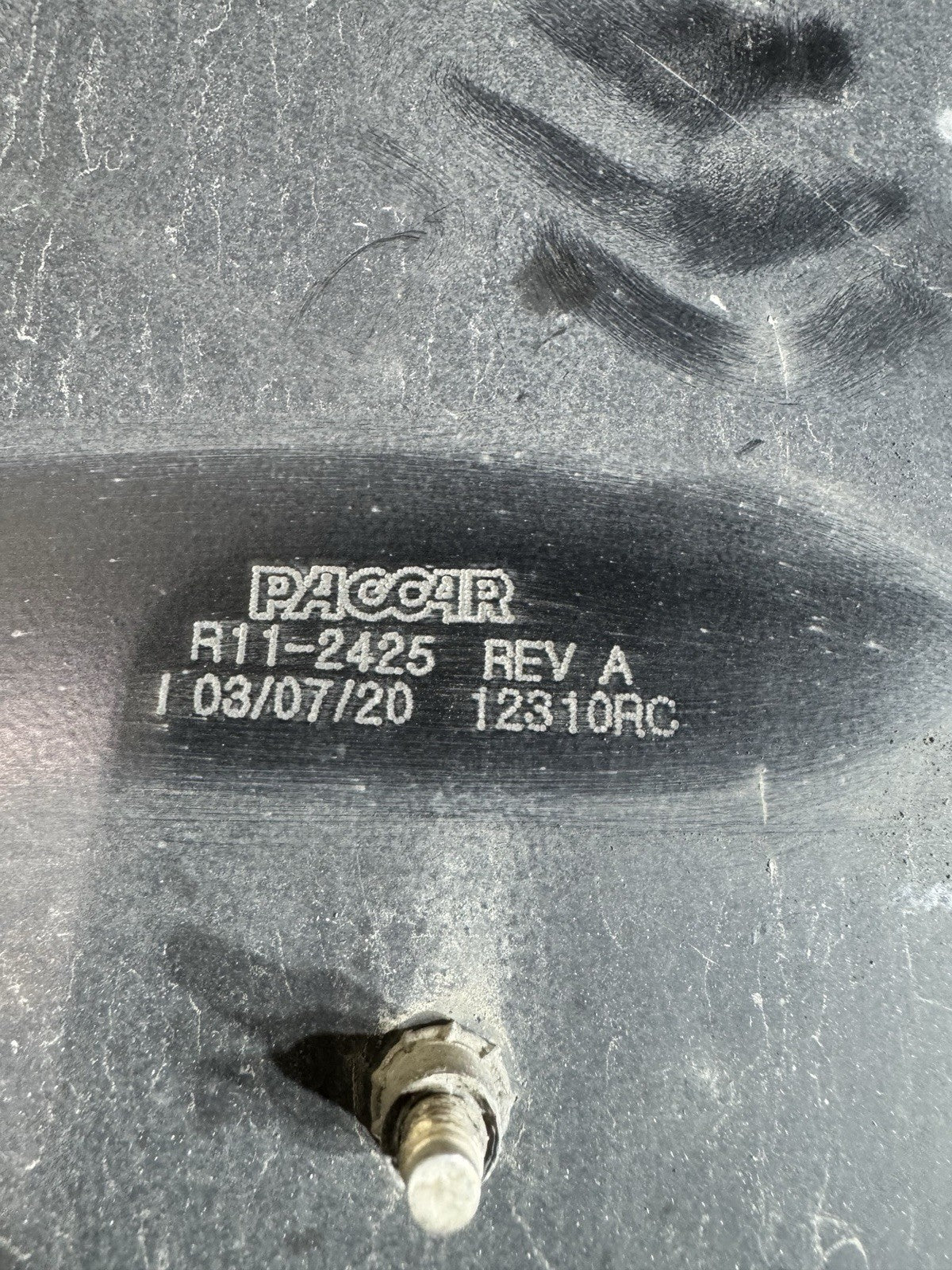 R11-2425 BRACKET - GLADHAND  FRAME COMPONENTS Kenworth