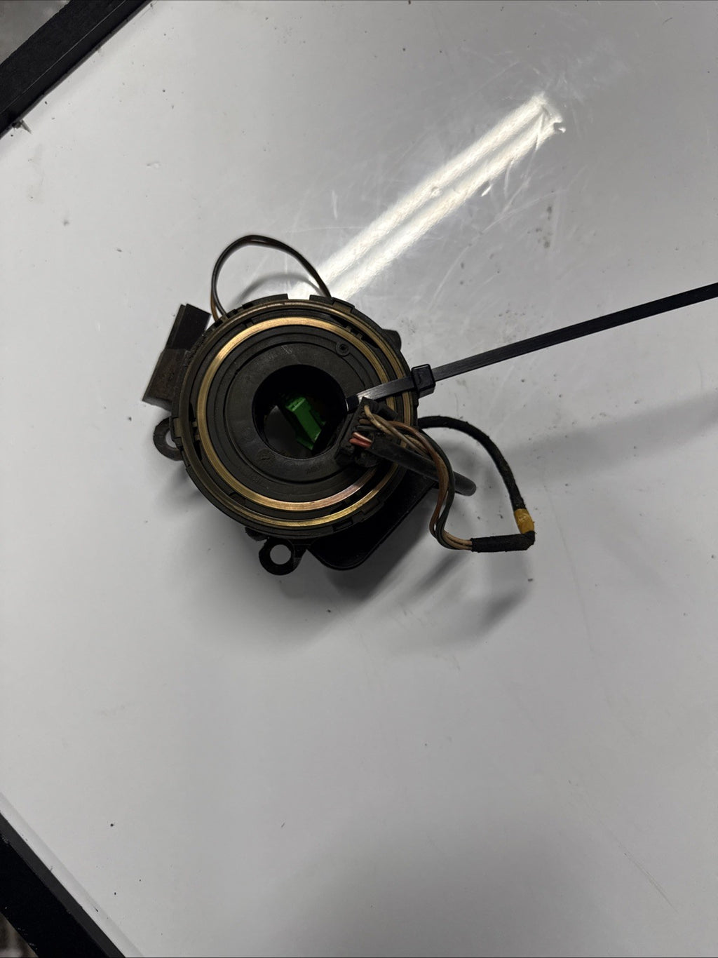 0486021001 , 20453928 VOLVO FH13 Steering Wheel Angle Sensor Squib