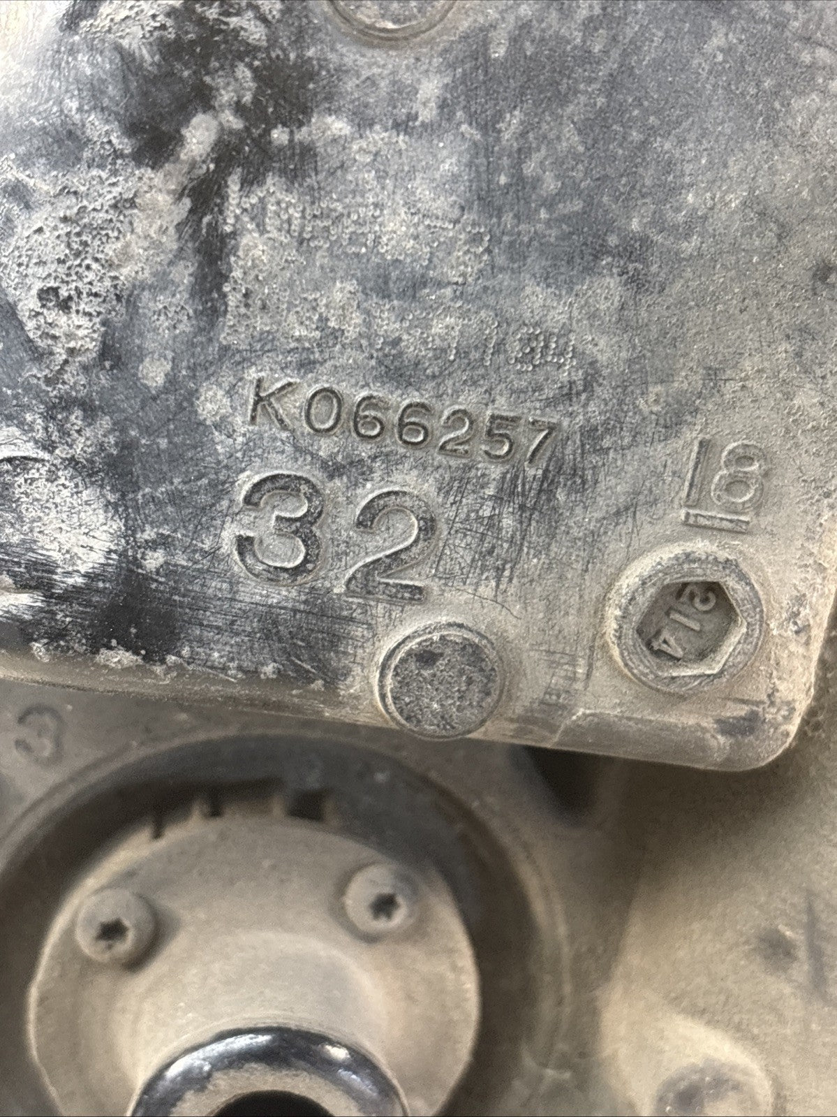 Freightliner Cascadia 126 Bendix Air Dryer K066678 OEM