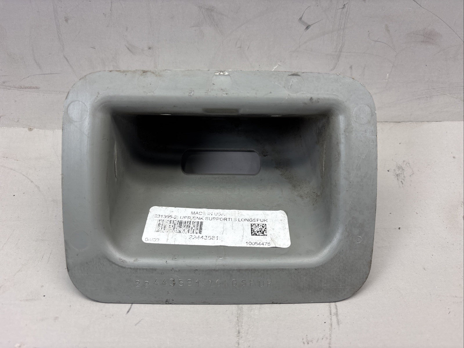 2022 VOLVO VNL860 D13 REAR LEFT DRIVER SIDE COVER 22443581 OEM