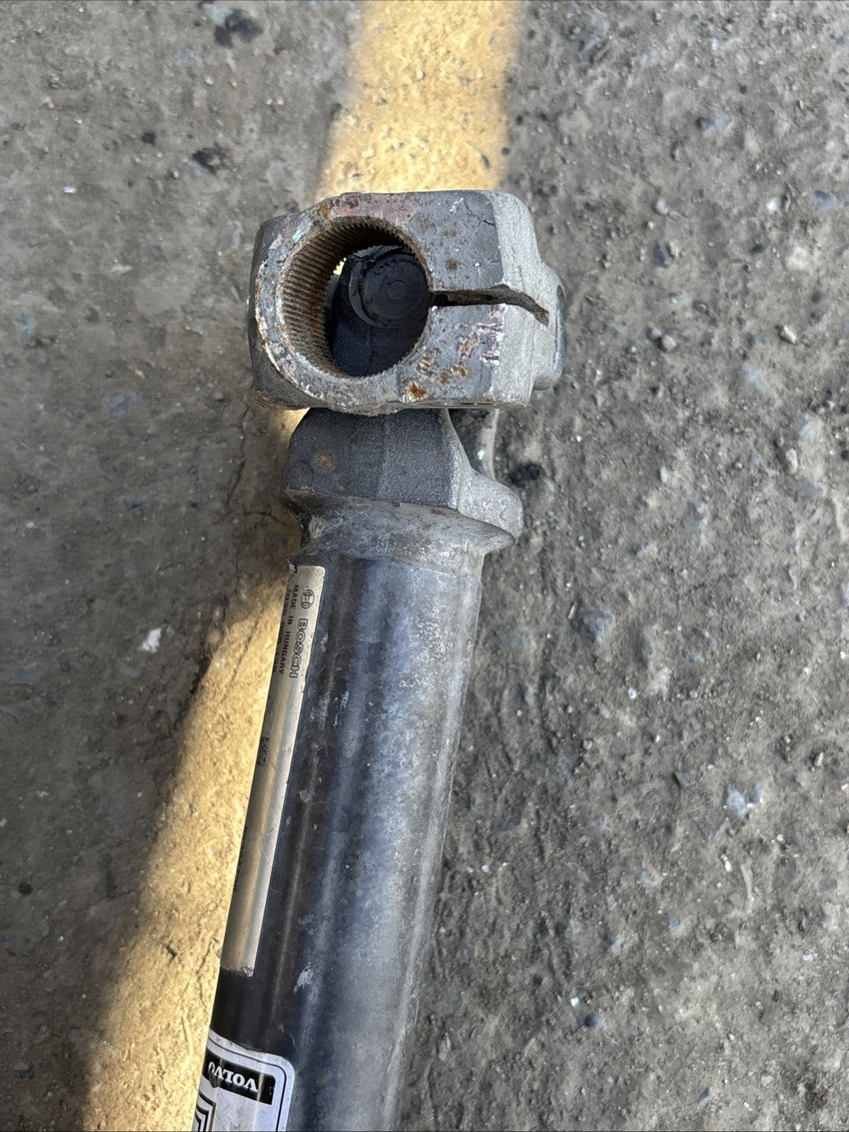 82394700 Steering Shaft for Volvo 23588381