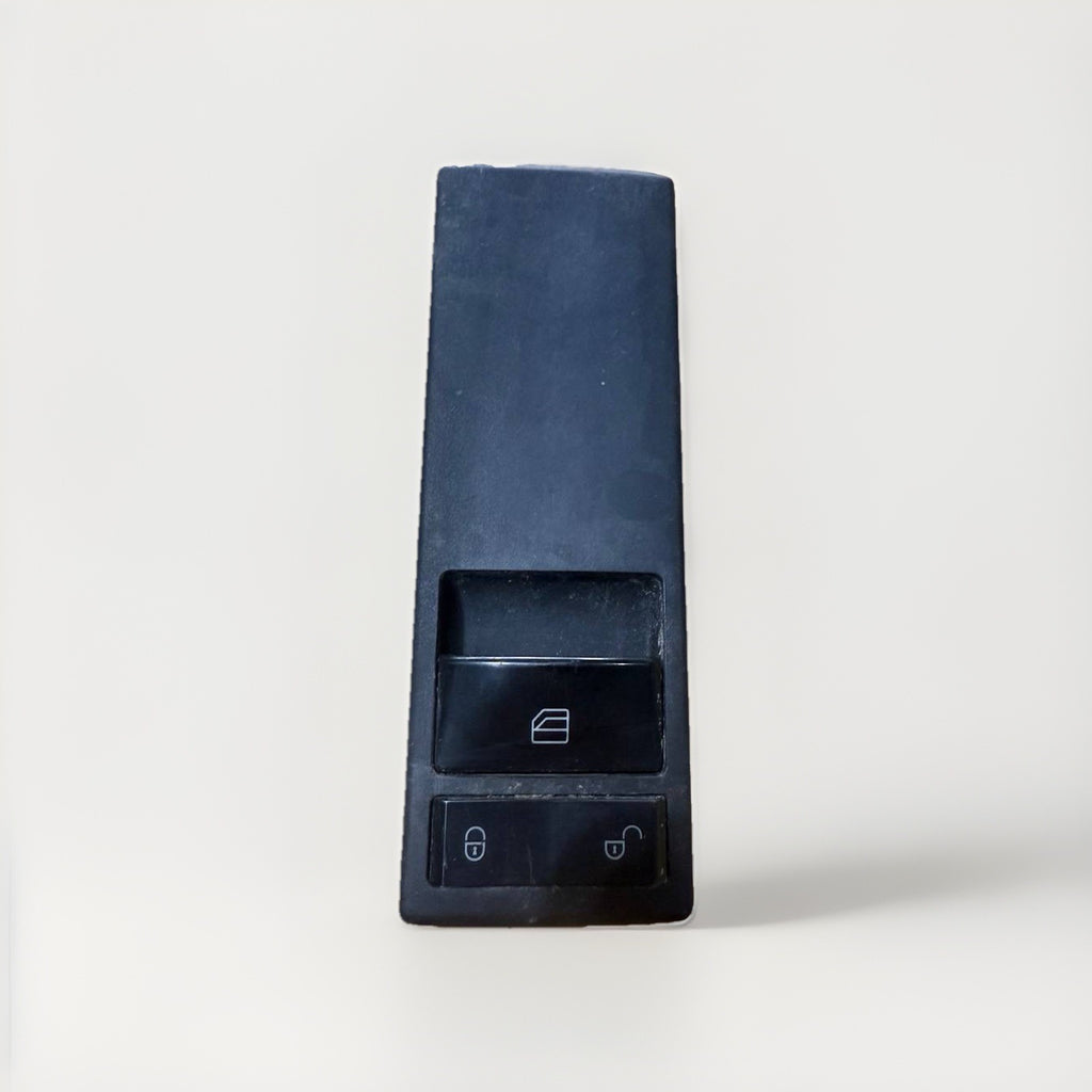 A66-09200-001 FREIGHTLINER CASCADIA 126 RH DOOR Switch