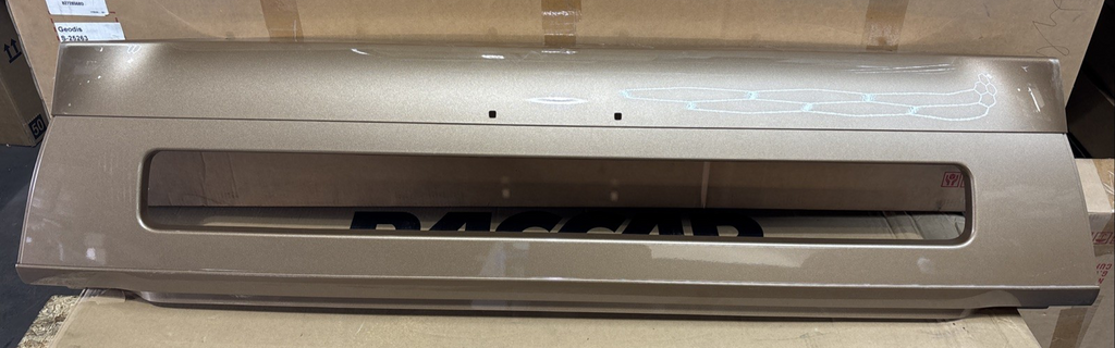 Bumper Center Piece For VNL - Bumper Cover Replaces 82728568