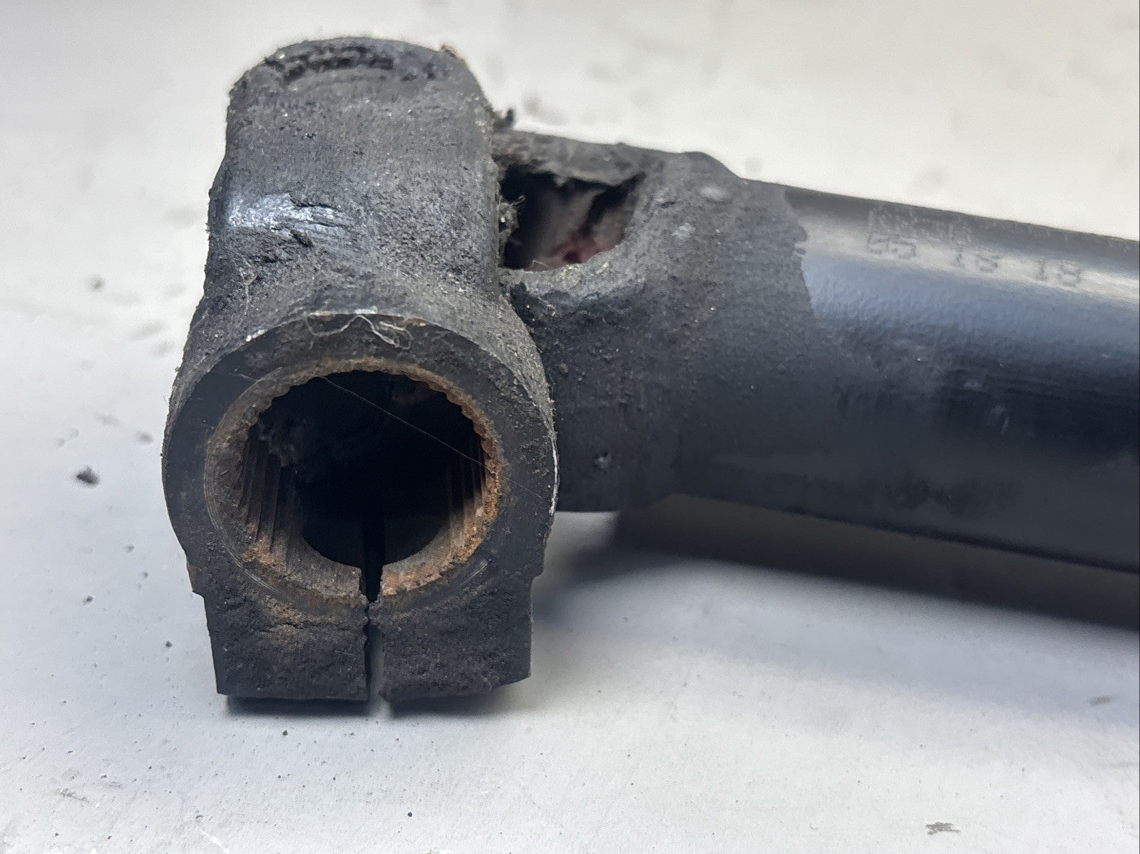 2018-2024 FREIGHTLINER CASCADIA STEERING COLUMN SHAFT 14-19607-000 OEM