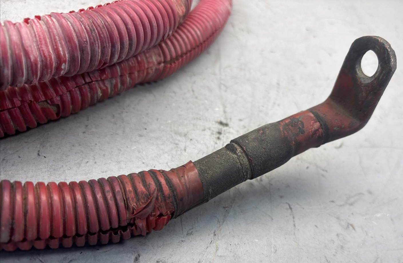 FREIGHTLINER CASCADIA 126 BATTERY POSITIVE GROUND WIRE CABLE  92 inch OEM 10ft
