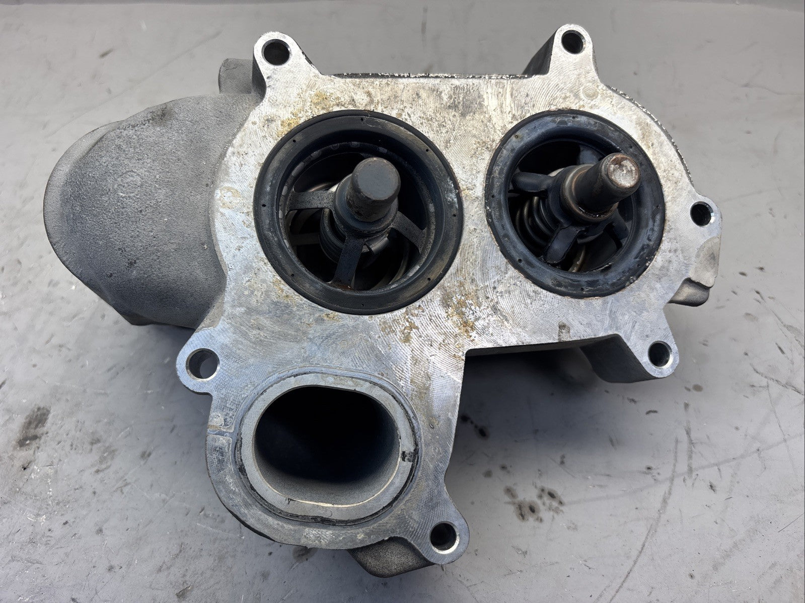 PACCAR MX13 THERMOSTAT HOUSING 931278 02