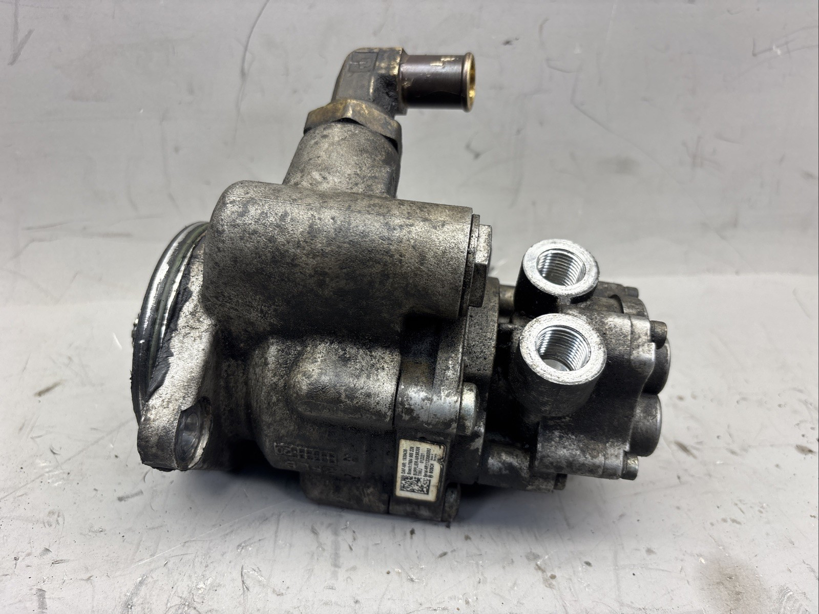 1939436 For PACCAR STEERING PUMP - 17CC MX-11 EPA2013 MX-13 EPA2013