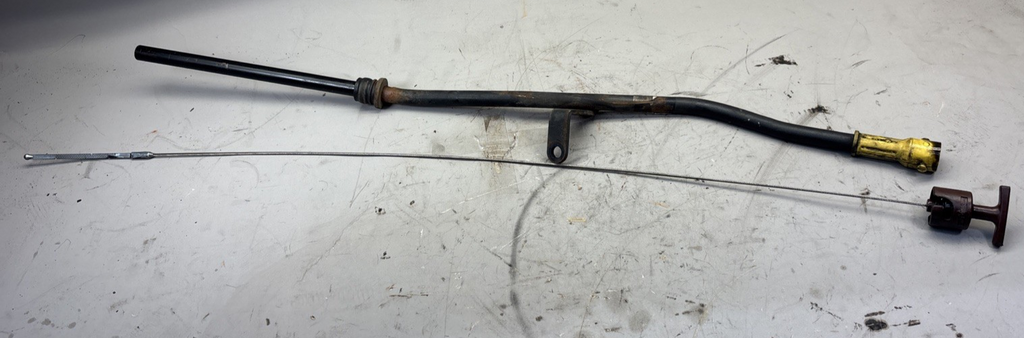 Paccar  Dipstick Tube  1889878