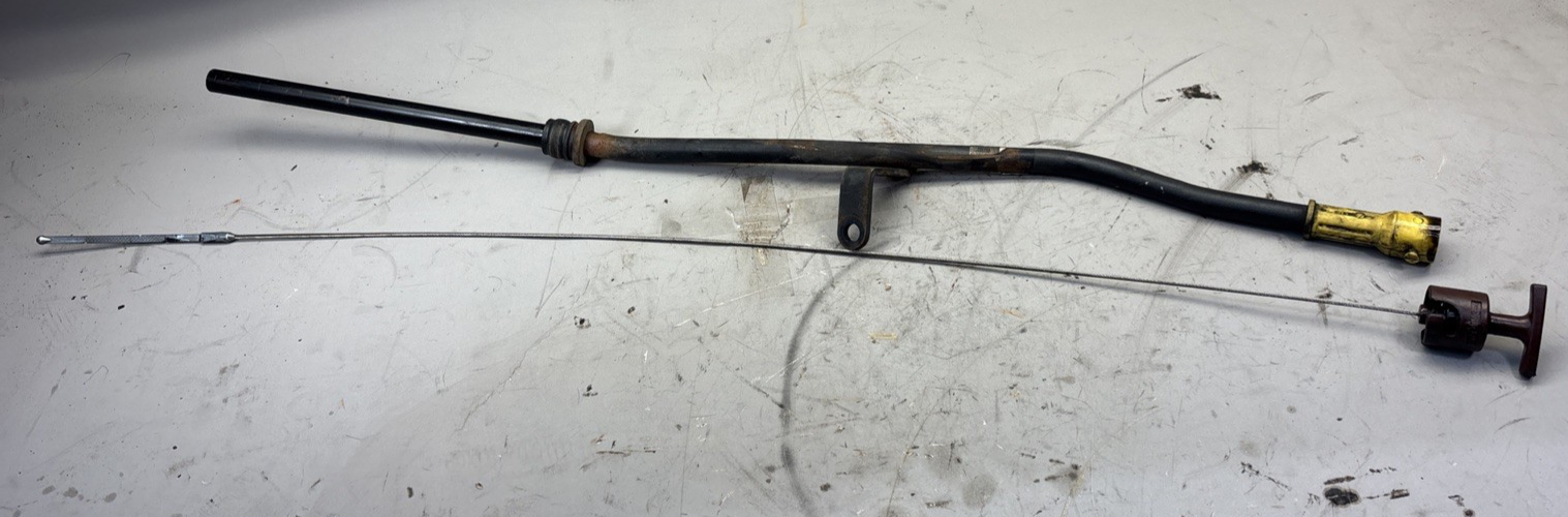 Paccar  Dipstick Tube  1889878