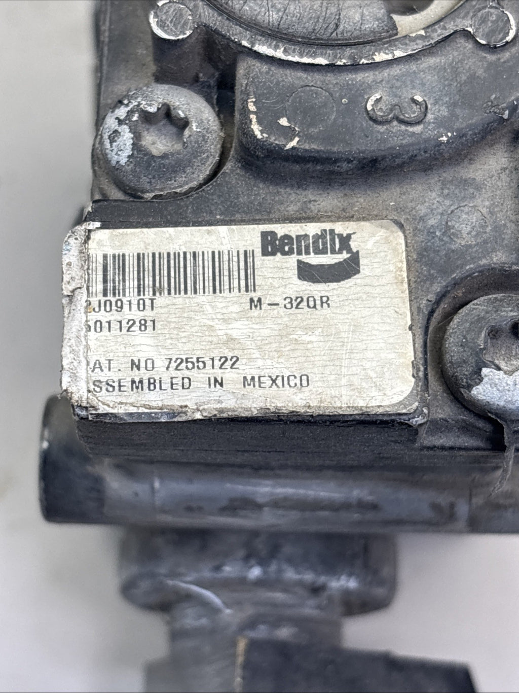 BENDIX ABS BRAKE VALVE P/N 7255122
