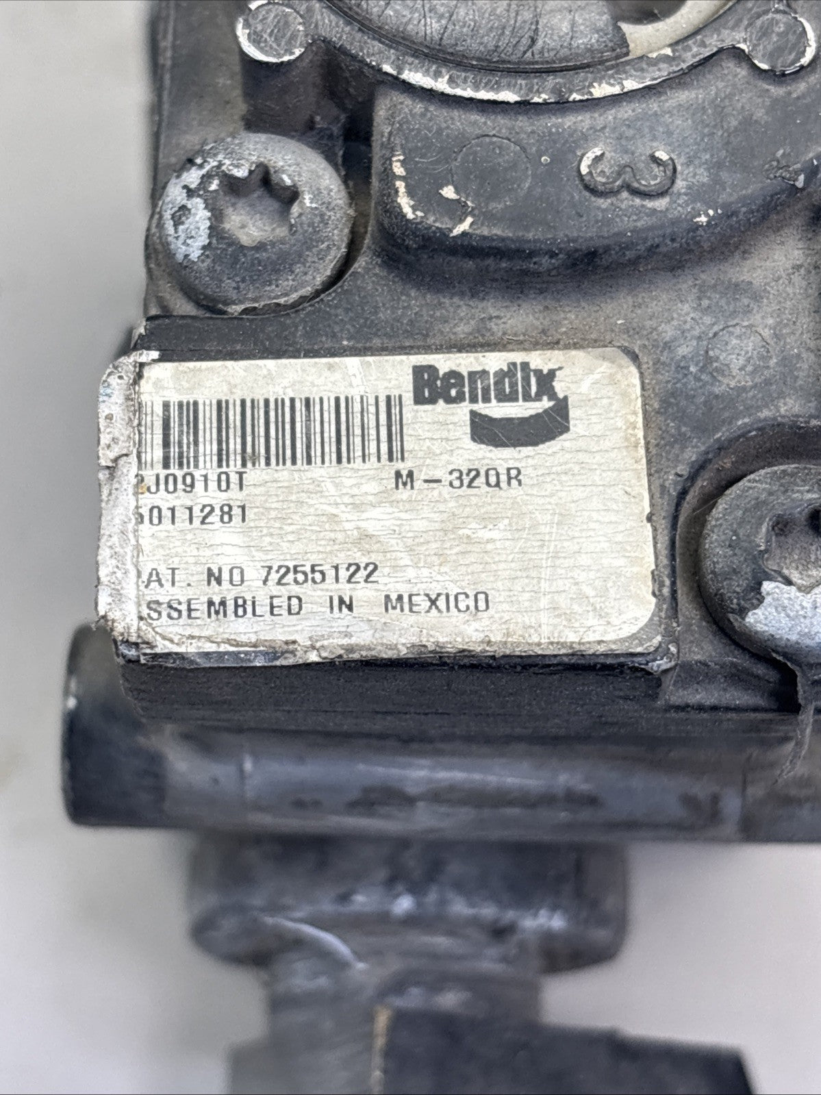 BENDIX ABS BRAKE VALVE P/N 7255122